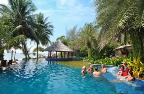 Lomtalay Chalet Resort - Image 3