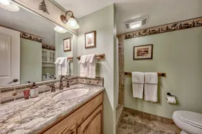 Newly Remodeled 2 Bedroom Townhome With Loft Townhouse by RedAwning - Image 2