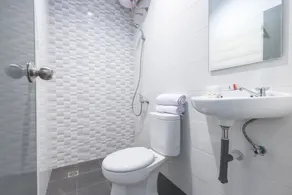 Urban Residence by OYO Rooms - Image 4