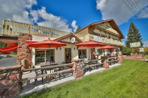 Vasquez Creek Inn - Image 5