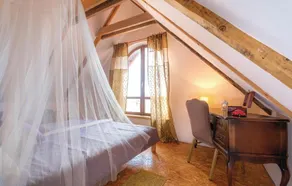 Amazing Home in Vrbovec With 2 Bedrooms, Wifi and Outdoor Swimming Pool - Image 4