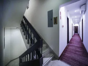 Night Inn Hotel by OYO Rooms - Image 4