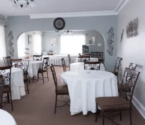Moon Inn - Image 5