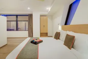 OYO Townhouse 127 Hotel Alpha Centre - Image 5