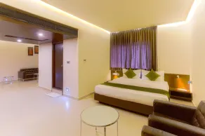 Grand Premier Suites - Image 4