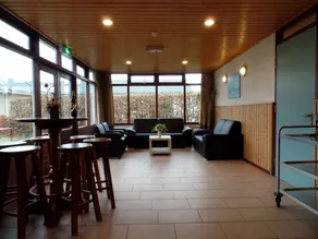 Tidy house with fireplace, near North Sea beach - Image 3