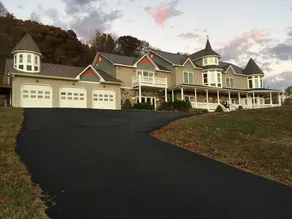 Skyline Vineyard Inn - Image 4
