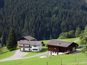 Bright Holiday Home in Saalbach With Mountain View - Image 5