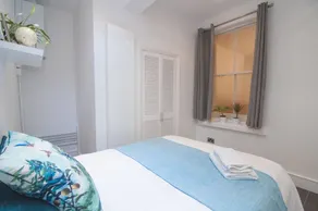 Piccadilly Apartments - Image 5