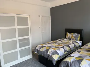 GuywoodHouse - Image 2