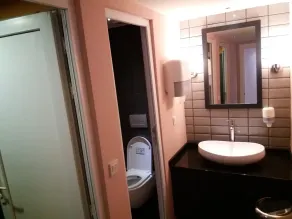 Sakura Hostel & Pub - Image 4
