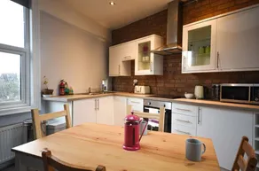 Central contemporary 3 bedroom flat in Bristol - Image 2