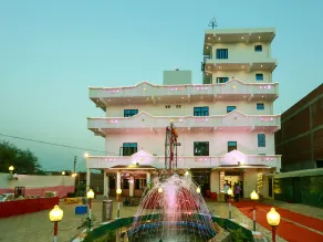 OYO Flagship Hotel Surya Galaxy - Image 4