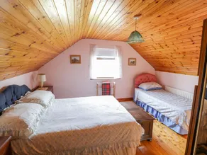 Woodside Chalet - Image 2
