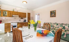 Beautiful Home in Icici With Wifi and 1 Bedrooms - Image 5