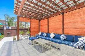 Modern 4BR Townhouse in Bienville Villas - Image 2