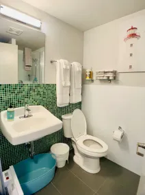 Corner Unit with Panoramic Views - Image 2