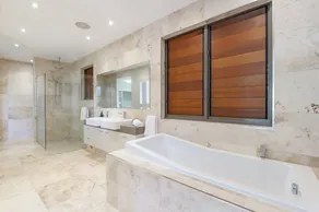 3/23 Murphy Street - Luxury Holiday Villa - Image 2