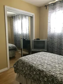 Central Edmonton Private Rooms - Image 4