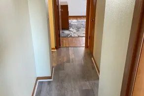 Modern, Homey 2-bedroom in Toledo - Image 2