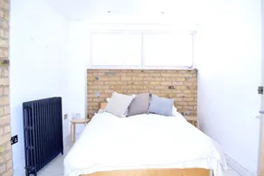 Beautiful 1 Bedroom House in East London - Image 2