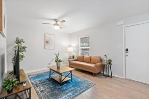 Stylish 2BR Near UT Highland Evonify - Image 5
