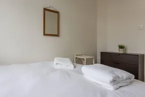 Spacious 2BR flat in Putney - Image 3