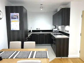 Charming 1-bed Apartment in London - Image 4