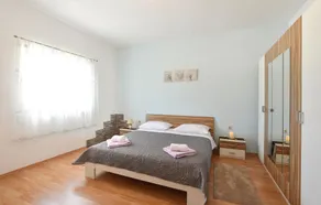 Beautiful Home in Nova Sela With 3 Bedrooms, Wifi and Outdoor Swimming Pool - Image 4