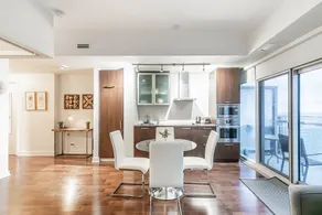 Simply Comfort. Gorgeous Apartments in the Heart of Toronto - Image 2