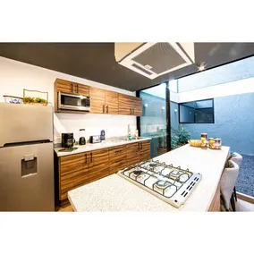 Brand New 1BDRM Private Patio Apartment! 5 Stars - Image 4