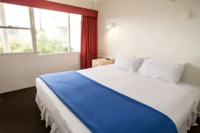 Edgewater Hotel - Image 4