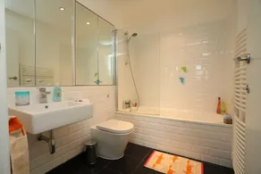 Stunning 2 bedroom flats in Kings Cross - Image 2