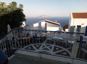 Traditional sea view house in Nisyros - Image 4