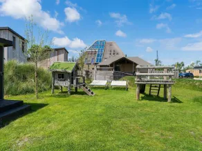 Unique, comfortable tent houses on a small holiday park a 5 minute walk from the sea. - Image 4
