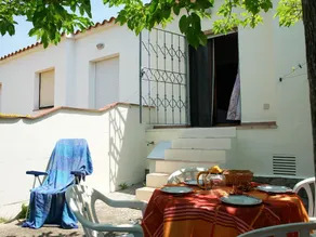 Delightul Holiday Home in St Pere Pescador With Terrace - Image 2