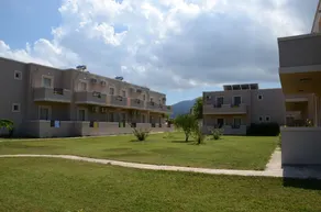 Sunshine Hotel & Apartments - Image 3