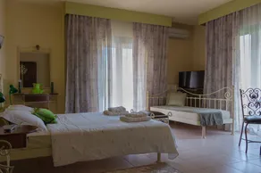 Akrolimnion Hotel - Image 4