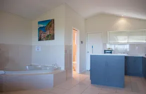 20 Korora Palms - 1 Bedroom Spa Bure - Image 4