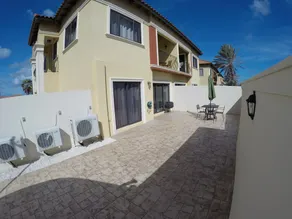 BEAUTIFUL HOUSE WITH PRIVATE POOL IN GOLD COAST - Image 2