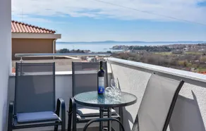 Amazing Apartment in Podstrana With 3 Bedrooms, Wifi and Outdoor Swimming Pool - Image 3