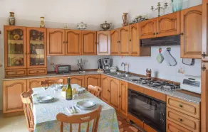 Nice Apartment in Reggio di Calabria With 2 Bedrooms and Wifi - Image 5