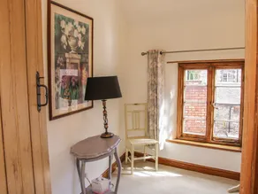 Queens Cottage - Image 2