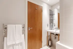Princes Square Apartments - Image 4