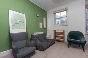 Spacious 5 Bedroom Home in Camden - Image 4