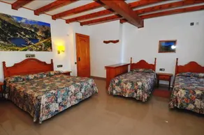 Hotel Lacreu - Image 3