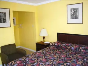 Eastcourt Motel - Image 3
