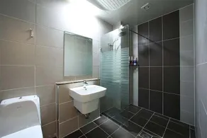 Yeosu Beach Pension (Ocean View from all rooms, Romantic Pub 30 seconds walk) - Image 5