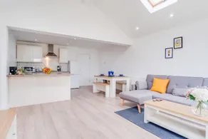 Luxury Private Wirral Bungalow - Image 2
