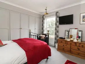9 Oaklands Terrace - Image 5